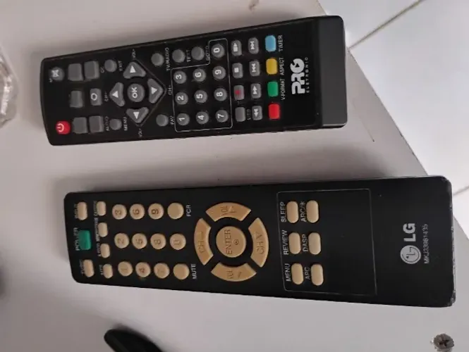 Tv e monitor LG 14 polegadas com conversor digital e controles R$ 200,00