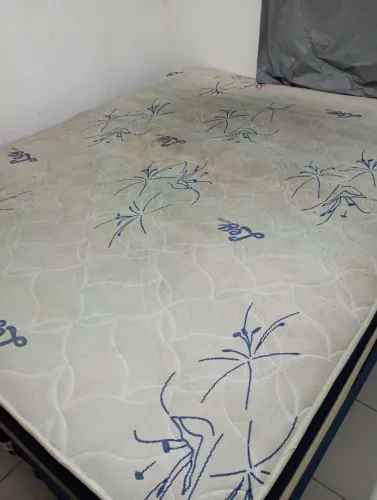 Cama Queem