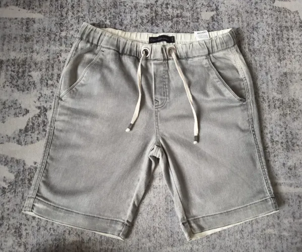 Bermuda Moletom Calvin Klein Jeans Original Cinza com elastano - Tam. 38 (P)