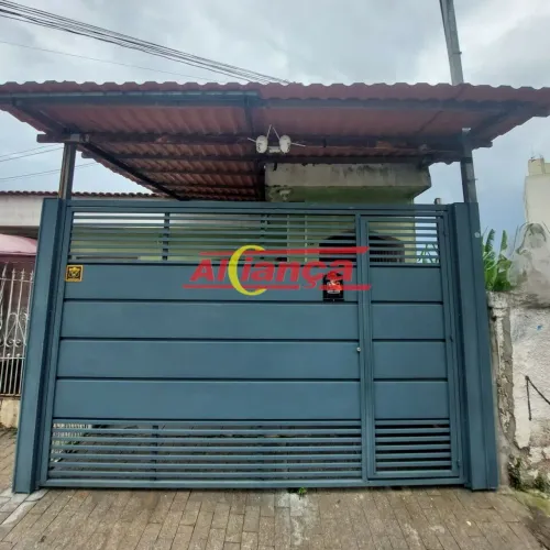 Sobrado 3 Casas - 210m² - Oportunidade para investidores - Bairro Macedo