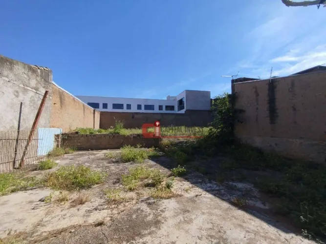 Terreno para alugar, ótimo para estacionamento, 200 m² por R$ 2.200/mês - Centro - Jaguari