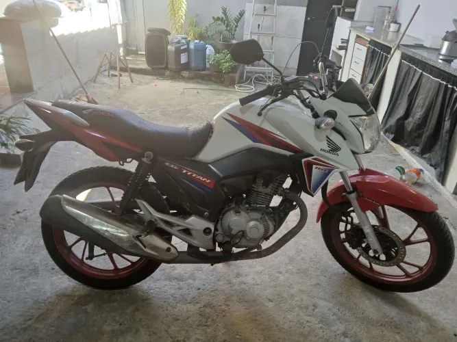 Titan 160