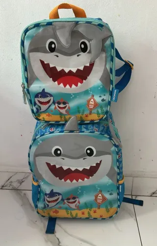 Mochila Bagaggio Tubarão + Lancheira Térmica