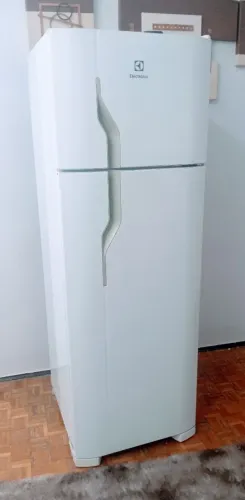 Geladeira 220 vts Eletrolux 340 L