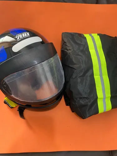Capacete Pro Tork E capa cinalizada 