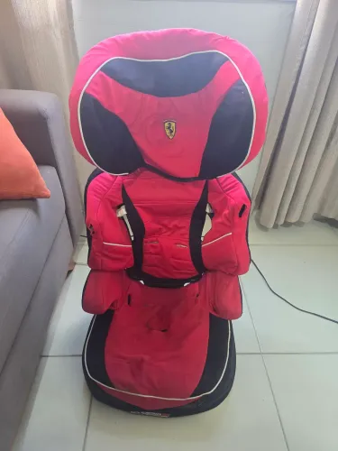 Cadeira Ferrari sem cintos