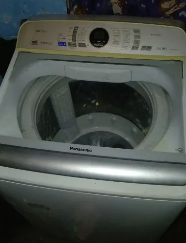 Máquina de lavar sem muita marca de uso e funcionando,  perfeitamente 