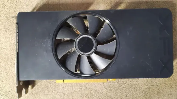 Placa de vídeo Radeon R9 270 2GB GDDR5 256-bit