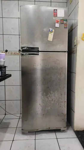 Geladeira inox funcionando perfeitamente