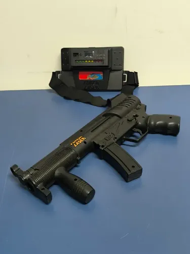 Pistola Força Laser Brinquedo Laser Tag com Colete Vintage