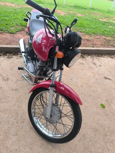 Moto excelente para dia a dia e trabalho.