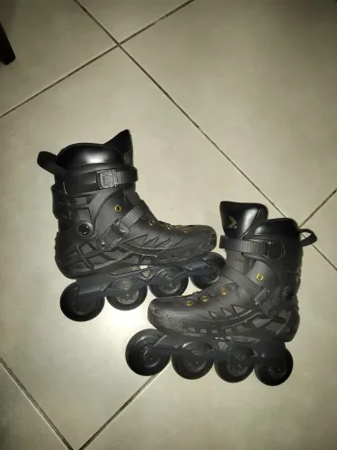 Par de Patins Oxer darkness Gold - ABEC 7