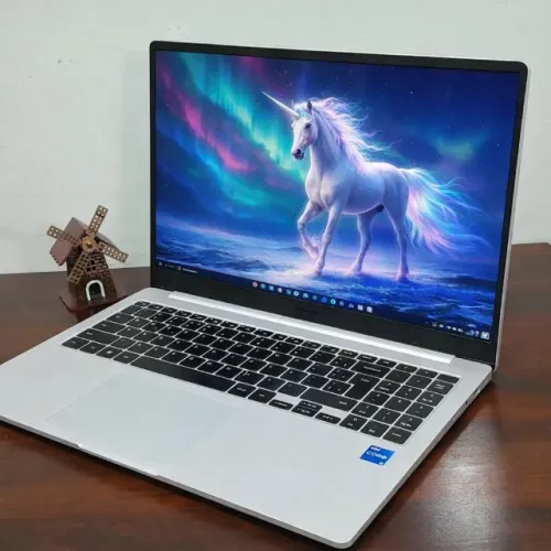 Samsung Galaxy Book2 i5 1235U 36 GB RAM SSD NVMe 256GB + 1TB Iris Xe Rápido