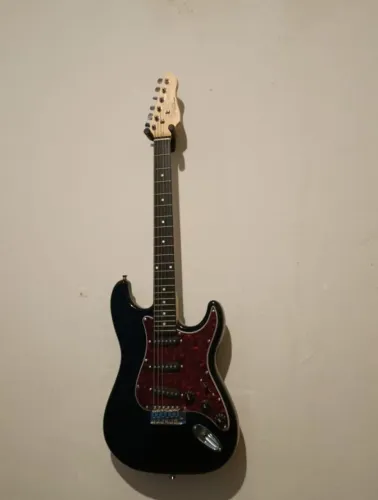Vendo Guitarra Giannini G100