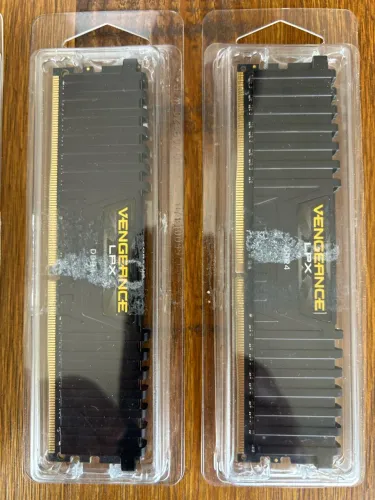 Memória ram DDR4 - 16 G (2x8)