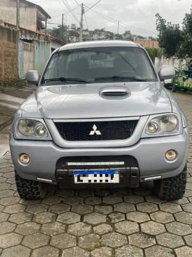 Mitsubishi L200 Outdoor HPE 2.5 4X4 CD T.dies. Mec. 2012