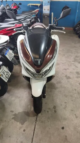 HONDA PCX 150 BRANCA 2021 Shalon veículos Cariacica