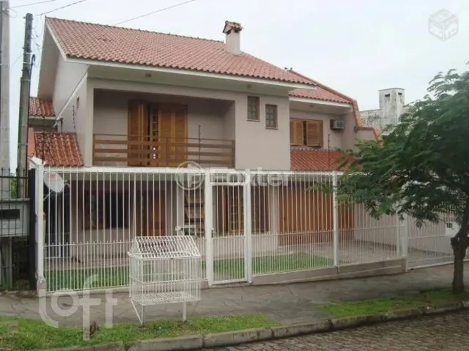 Casa à venda em Santa Tereza com 280 m², 4 quartos, 2 suítes, 4 vagas