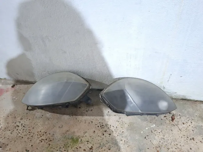 Vendo Faróis do Ford Ka 2011