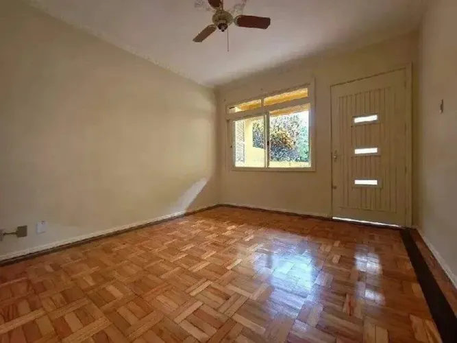 Casa Residencial para Alugar no Bairro Medianeira 130m², 3 Quartos, 3 Vagas