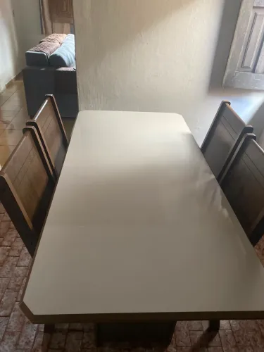 Vendo Mesa de jantar / com 4 lugares