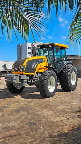 BM135 Cab. ano 2025 apenas 771 horas