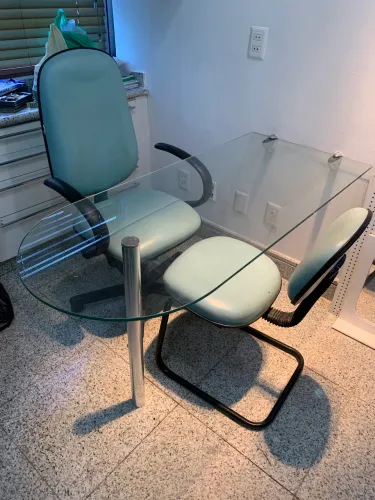Mesa de vidro para atendimento/consultório