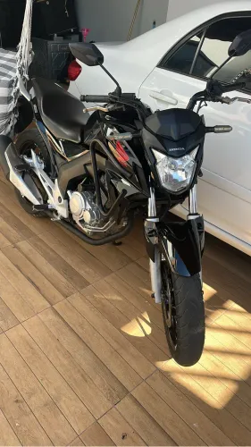 Vendo CB Twister chama lá no zap 