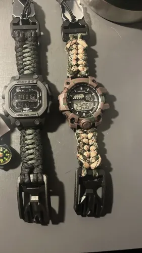 Confecção de pulseiras paracord personalizavel.