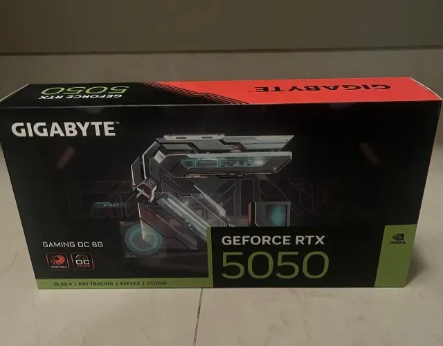 Placa de vídeo RTX 5050 gigabyte gaming oc 8 gb
