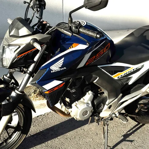 CB250F edição especial