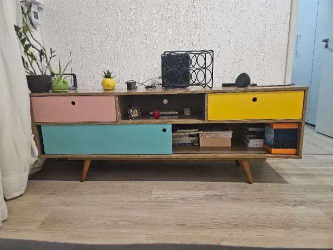 RACK RETRÔ com gavetas coloridas