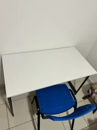 Vendo mesa escritório + cadeira 