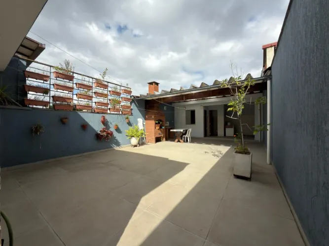 Casa para venda em Vila Mazzei com 3 quartos, sendo 1 suíte, 177m²