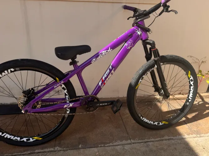 Bicicleta usada (com 6 meses de uso) em perfeitas condições