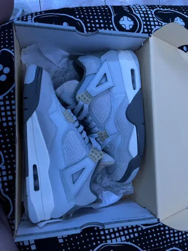 Air Jordan 4