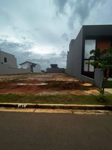 Terreno em Condomínio de Luxo em Jundiaí-SP, Bairro Medeiros. Oportunidade Única! 300m² de