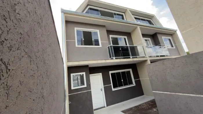 Sobrado Triplex com Ático | 138m² | 3 Quartos (1 Suíte) | 3 Vagas - CIC NEOVILLE
