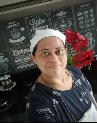 Diarista, doméstica mensalista.