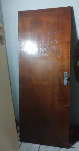 Porta de Madeira Interna com Fechadura (Sem Chave) - Ótimo Estado