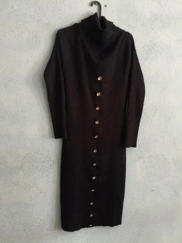 2 Vestido longo e 1 com manga comprida 