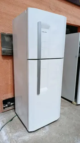 Vendo geladeira Electrolux com garantia