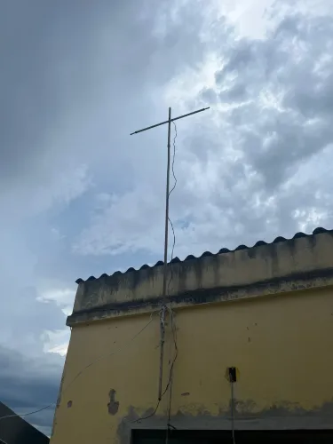 Ferro e Antena de Tv 