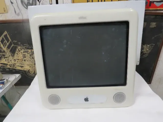 computador antigo apple emac