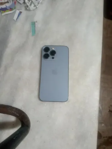iPhone 13 pro Max com defeito tela amarela