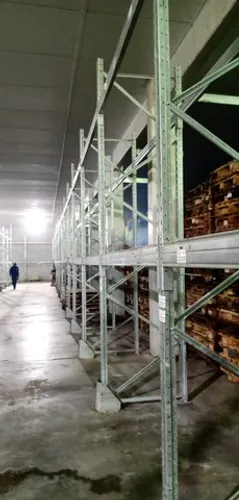 Lote de porta palete em ótimo estado galvanizado