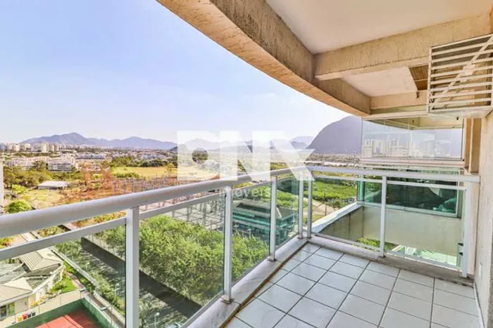 Apartamento - / Residencial / Recreio dos Bandeirantes