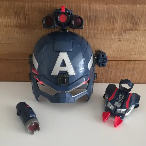 Capitão América capacete e binóculo