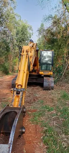 ESCAVADEIRA HIDRÁULICA KOMATSU PC 200-8  2010