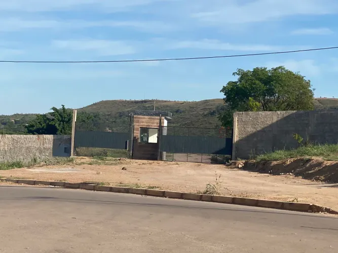 SH AGUA QUENTE * LOTE DE 200M2 DENTRO DE CONDOMÍNIO